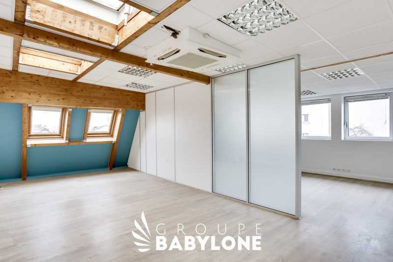 Office in Suresnes to rent - Interior Photo - Image 2 of 12