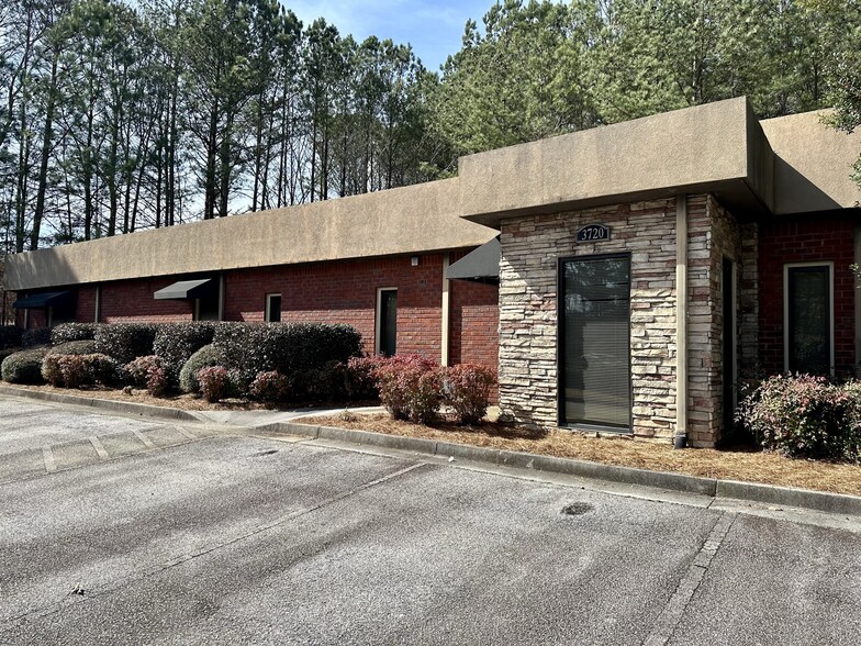 3720 W County Line Rd, Douglasville, GA for rent - Primary Photo - Image 1 of 37