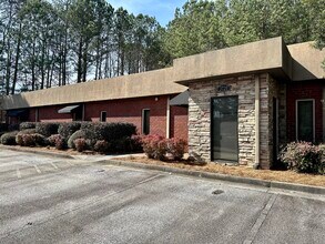 3720 W County Line Rd, Douglasville, GA for rent Primary Photo- Image 1 of 38