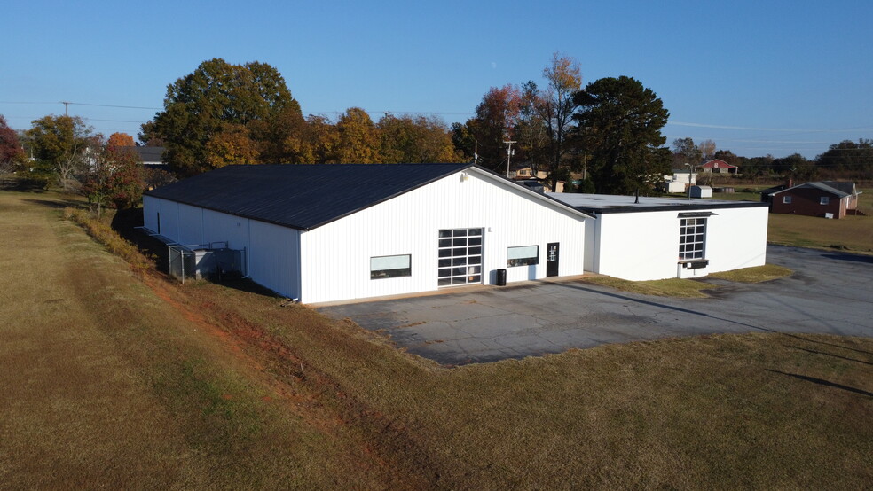 1017-1019 Powdersville Rd, Easley, SC for sale - Building Photo - Image 1 of 1