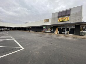 924 Providence Blvd, Clarksville, TN for rent Building Photo- Image 1 of 8