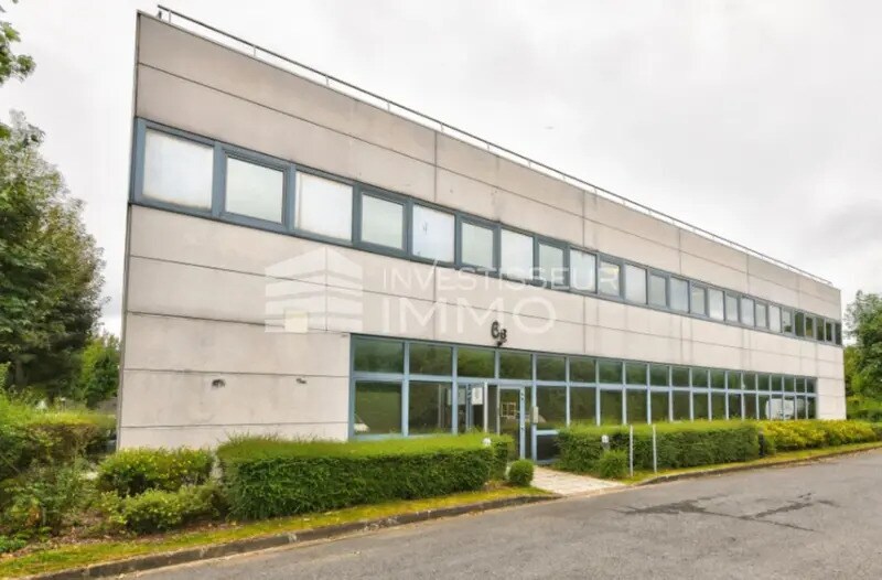 Light Industrial in Roissy-en-France to rent - Building Photo - Image 3 of 4