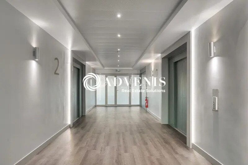 Office in Ivry-sur-Seine to rent - Building Photo - Image 1 of 12