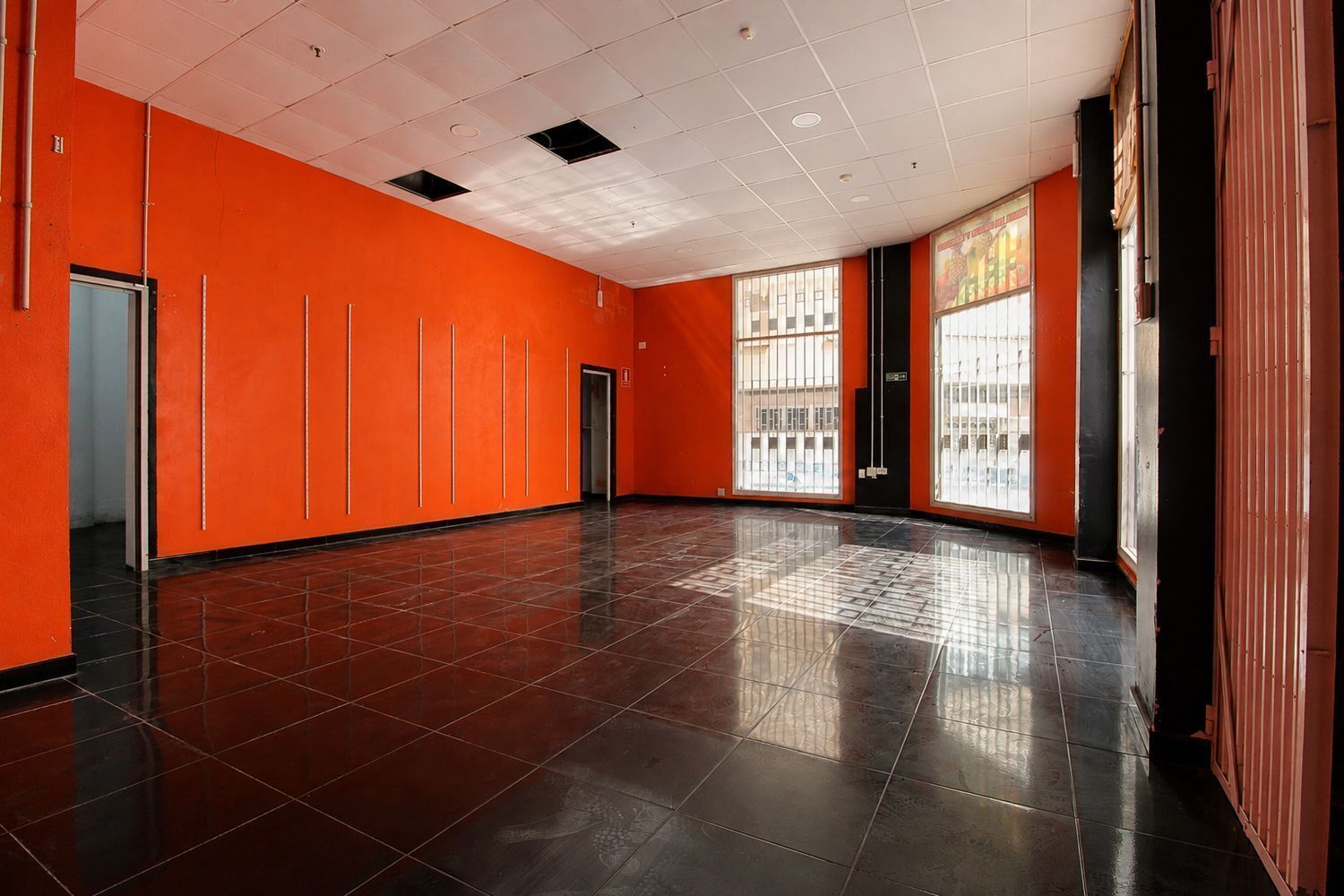 Retail in Las Palmas de Gran Canaria, Las Palmas for sale Interior Photo- Image 1 of 16