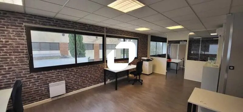 Office in Gradignan to rent - Building Photo - Image 2 of 9