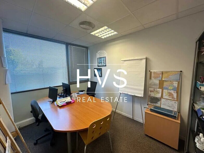 Office in Aix-en-Provence to rent - Interior Photo - Image 3 of 6