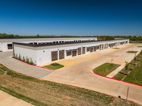 6361 S Oldridge Pl, Rogers, AR to rent Building Photo- Image 2 of 2