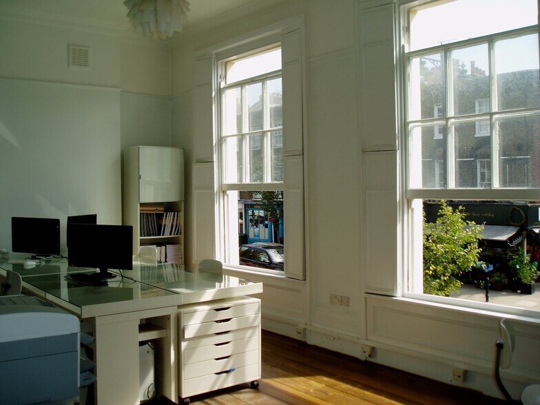 25B Lloyd Baker St, London to rent - Interior Photo - Image 2 of 12