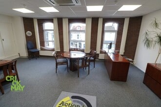 22-24 Sussex Rd, Haywards Heath to rent Interior Photo- Image 2 of 7