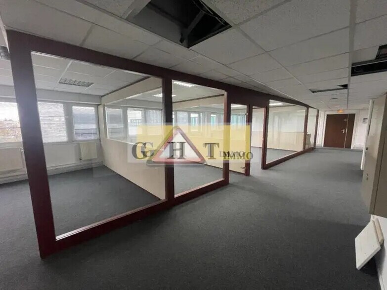 Office in Massy to rent - Interior Photo - Image 3 of 24