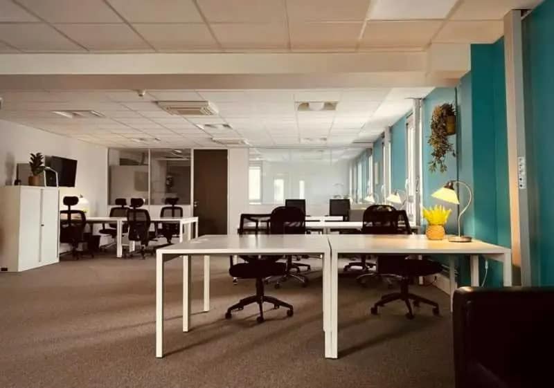 Location Bureaux 120 m² - Photo 1