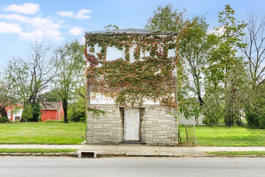 1039 Dixie Hwy, Louisville, KY for sale - Primary Photo - Image 1 of 32