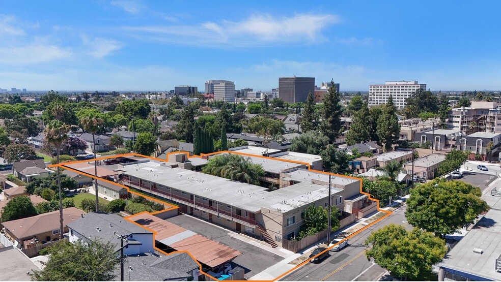 511 E Washington Ave, Santa Ana, CA for sale - Building Photo - Image 1 of 22