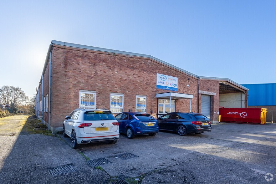 Maybrook Rd, Sutton Coldfield to rent - Building Photo - Image 2 of 2