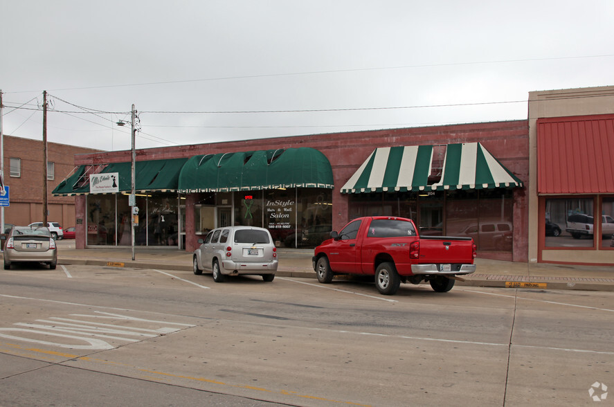 200-204 E Main St, Ada, OK for rent - Building Photo - Image 2 of 2