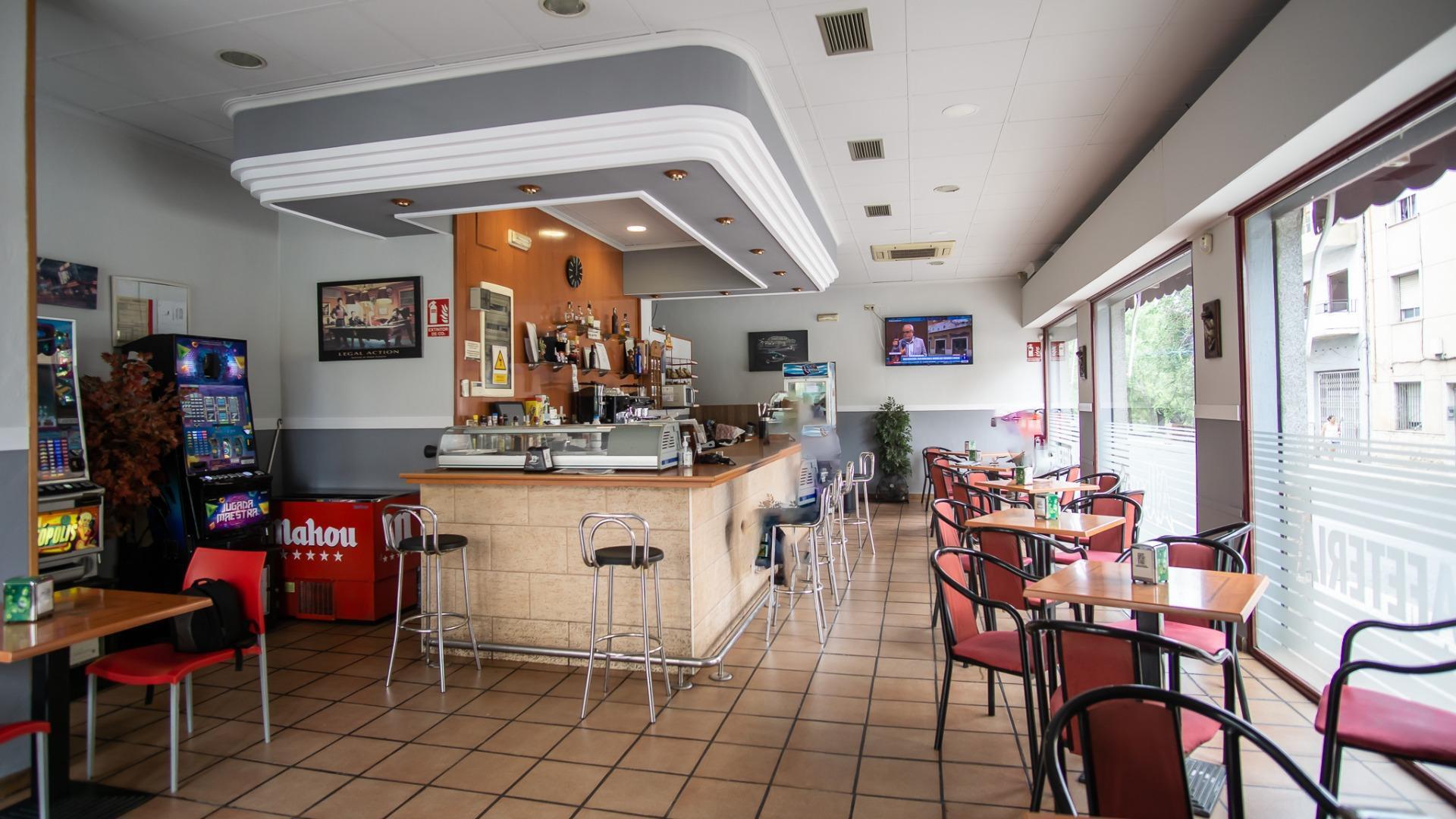 Retail in Elda, Alicante for sale Interior Photo- Image 1 of 15