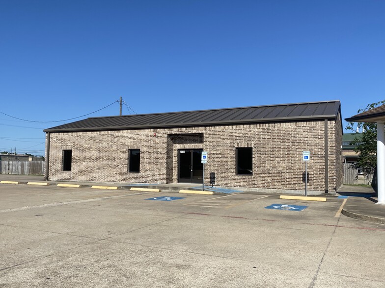 3440 Fannin St, Beaumont, TX for rent - Building Photo - Image 1 of 27