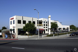 2525 Lake Ave, Altadena, CA for rent Building Photo- Image 1 of 5