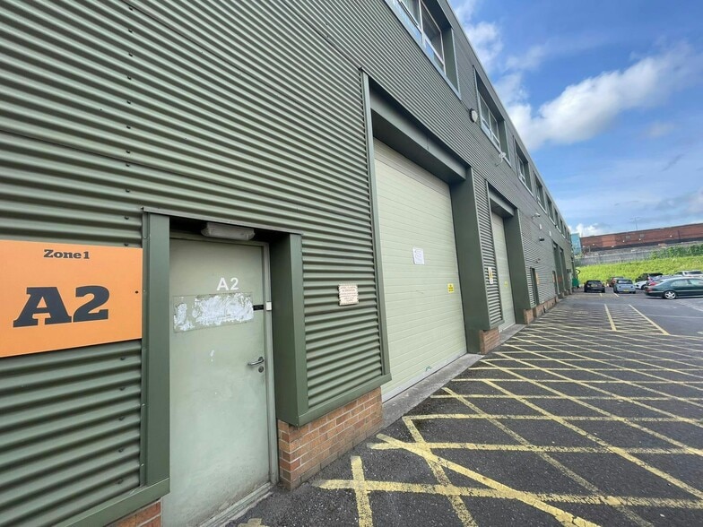 Knowles Ln, Bradford to rent - Building Photo - Image 3 of 7