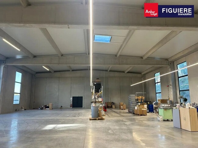 Vente Local d'activités 1 139 m²