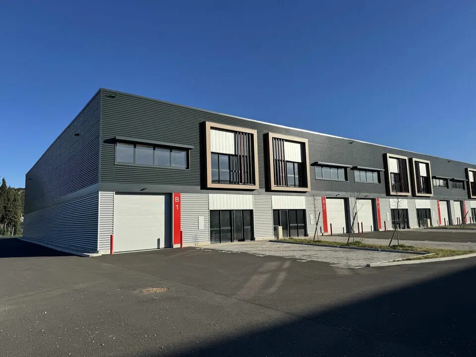 Office in Avignon to rent Building Photo- Image 1 of 11