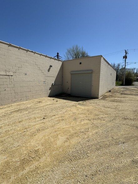 3944 Auburn St, Rockford, IL for sale - Building Photo - Image 3 of 33