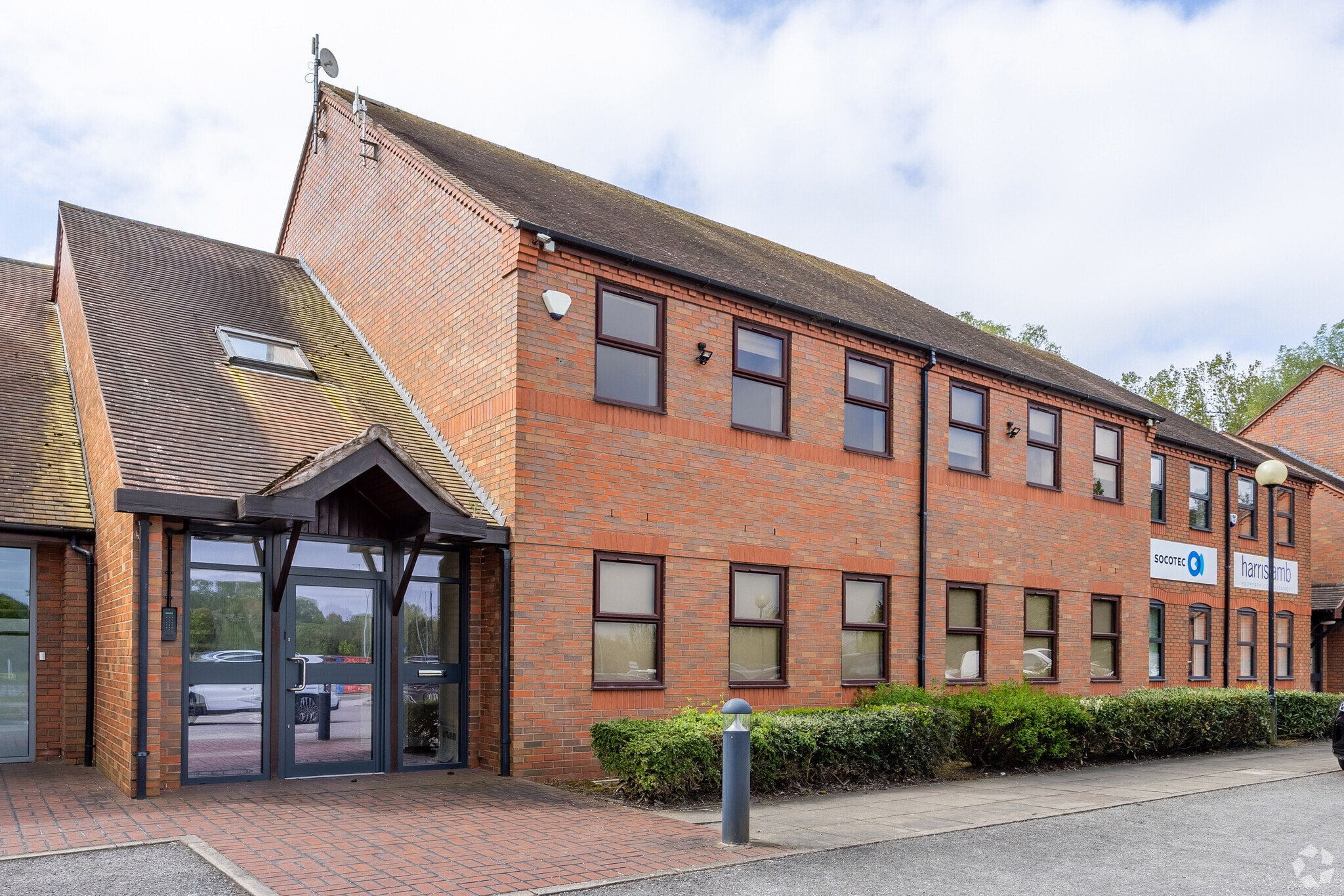 2-3 Lakeside, Stoke On Trent for sale Primary Photo- Image 1 of 4