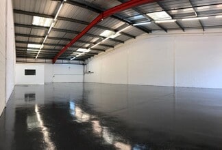 Cowm Top Ln, Rochdale to rent Interior Photo- Image 2 of 3