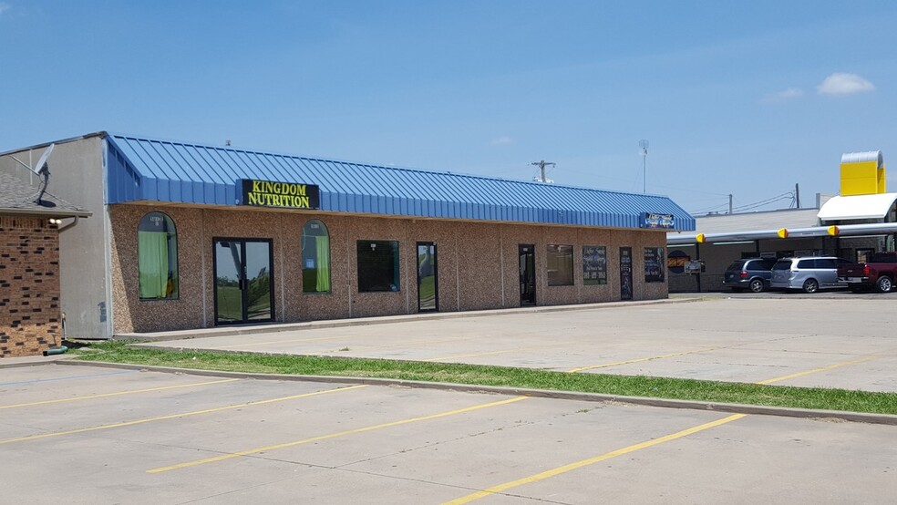 2812-2818 NW Sheridan Rd, Lawton, OK for rent - Building Photo - Image 2 of 2