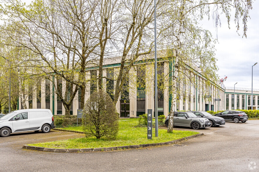 1 Rue Des Vergers, Limonest to rent - Primary Photo - Image 1 of 2