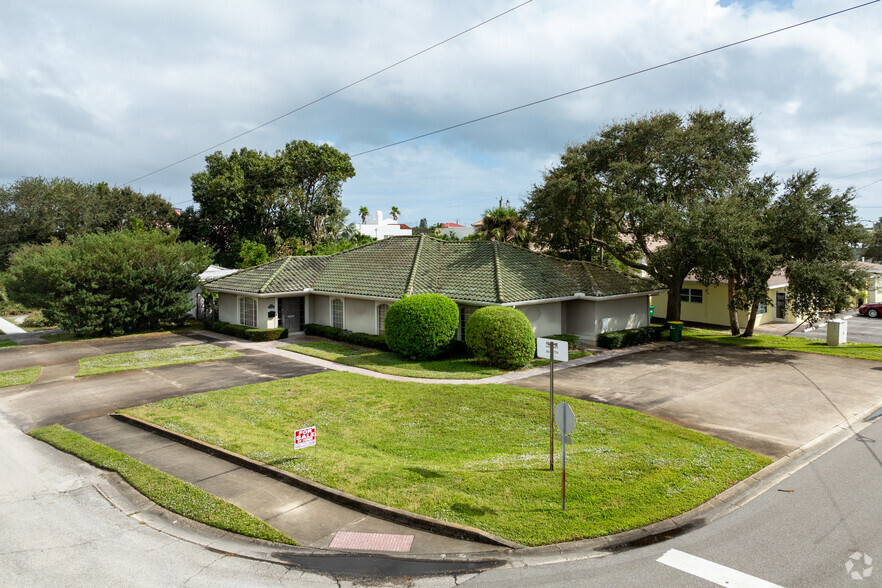 341 4th Ave, Indialantic, FL for sale - Primary Photo - Image 1 of 1