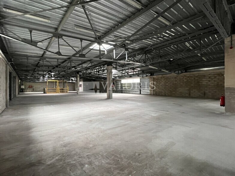 Industrial in Aubagne to rent - Interior Photo - Image 3 of 9