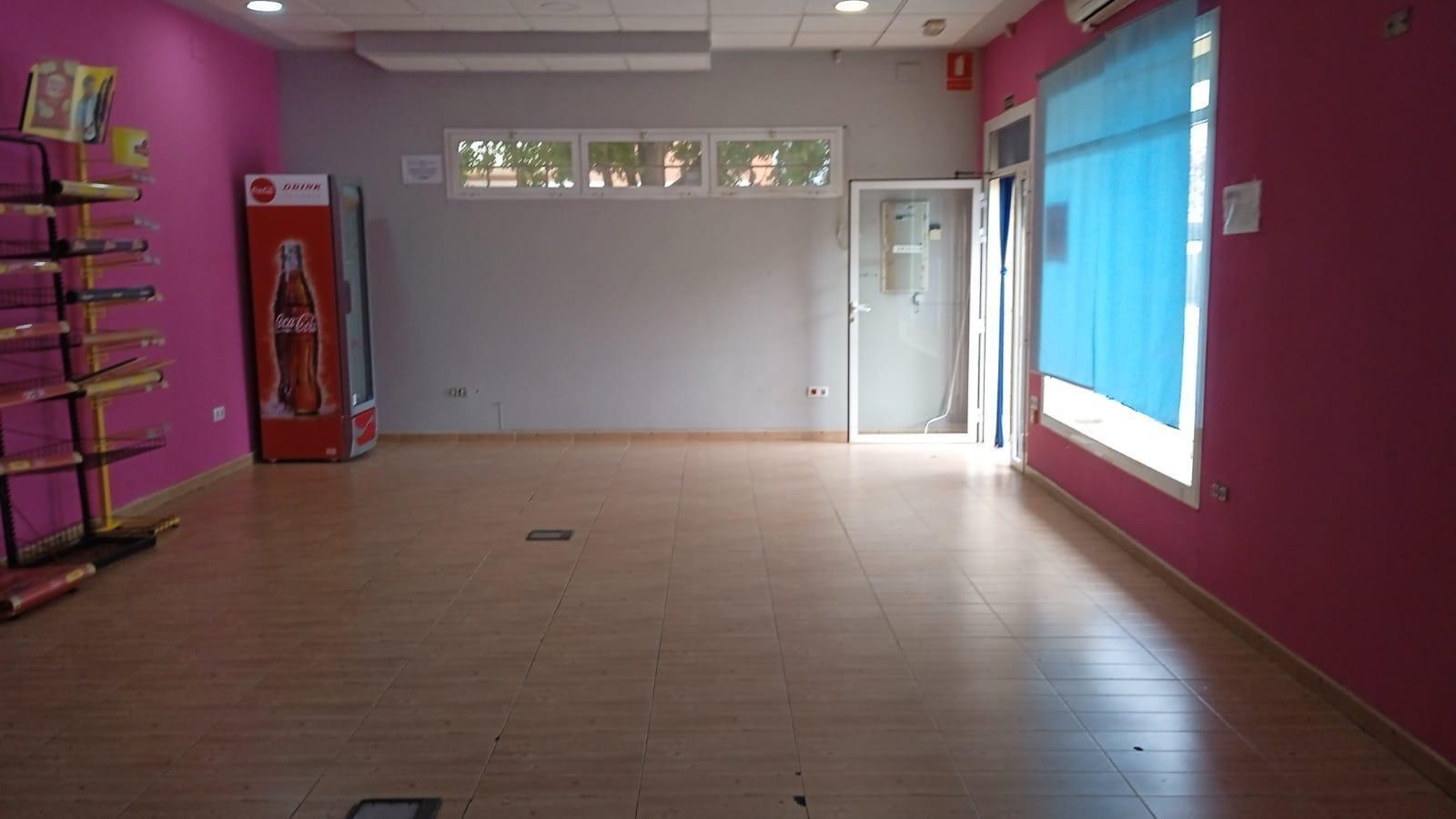 Retail in Cáceres, Cáceres for sale Building Photo- Image 1 of 7