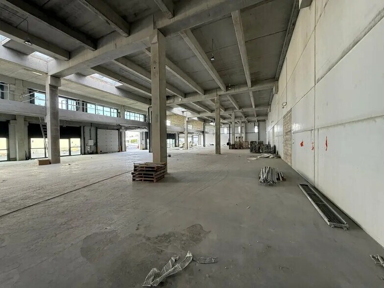 42 Rue Benoit Frachon, Bobigny to rent - Interior Photo - Image 2 of 6