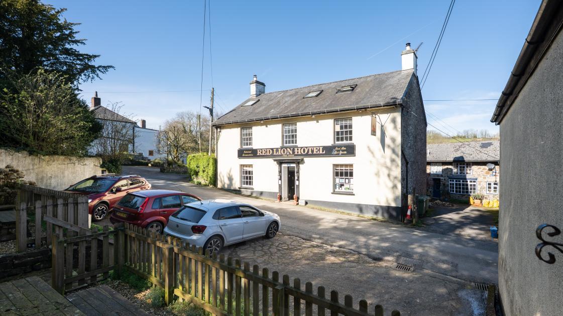 Oakford, Oakford to rent Primary Photo- Image 1 of 21