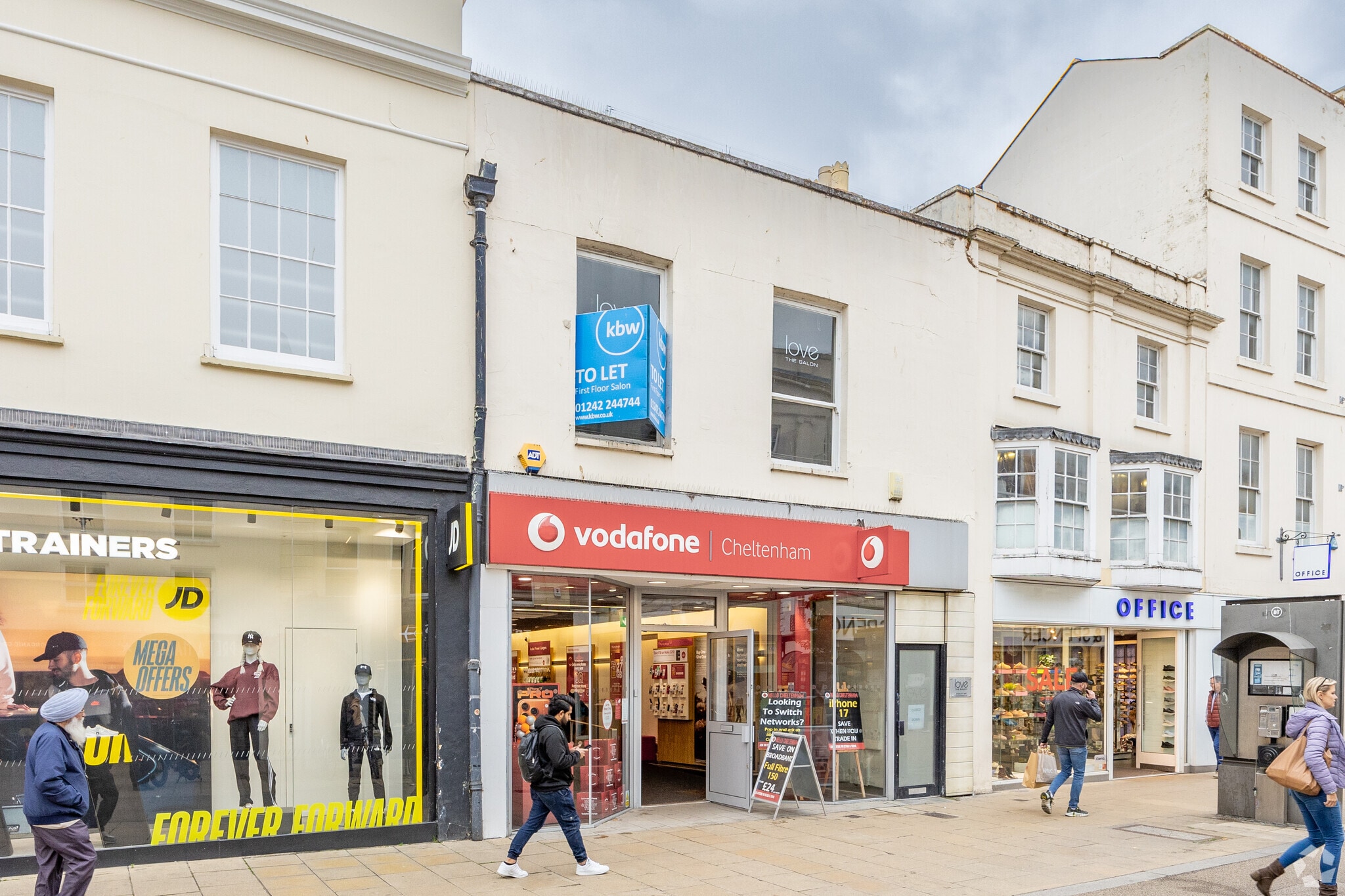 154 High St, Cheltenham to rent Primary Photo- Image 1 of 3