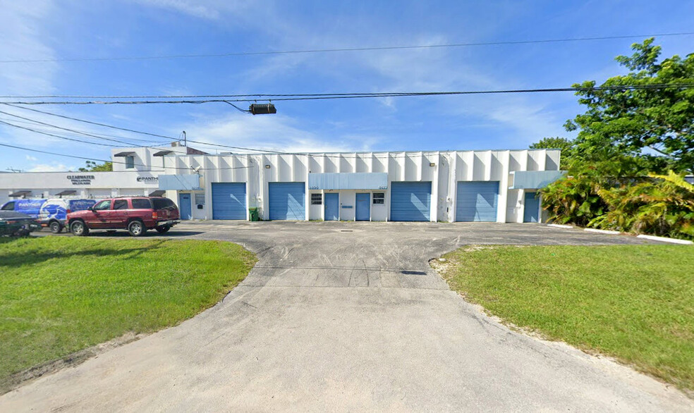 8891-8897 SW 129th St, Miami, FL for rent - Building Photo - Image 1 of 12