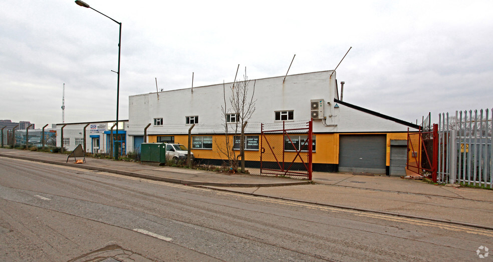 Fifth Way, Wembley for sale - Primary Photo - Image 1 of 3