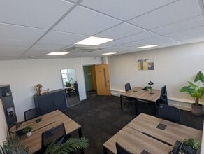 Boston Rd, London to rent Interior Photo- Image 1 of 4