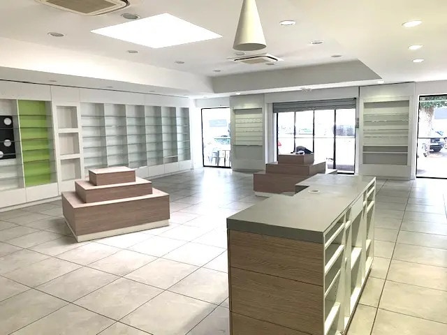 Location Commerce 230 m² - Photo 1