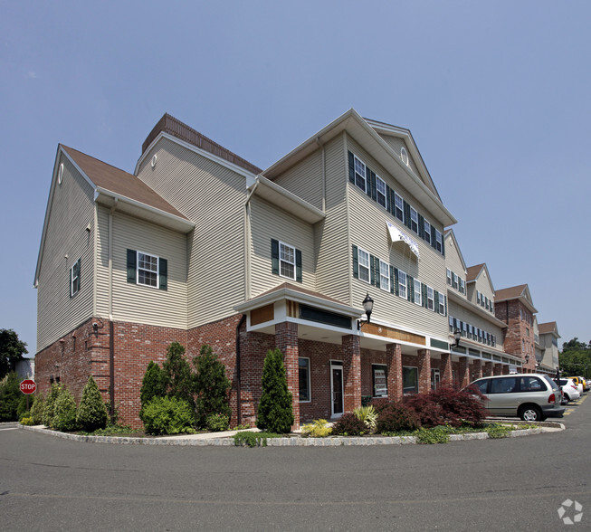 1073 Ringwood Ave, Haskell, NJ for rent - Building Photo - Image 1 of 12