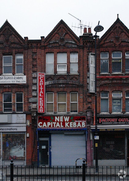 Turnpike Ln, London to rent - Primary Photo - Image 1 of 7