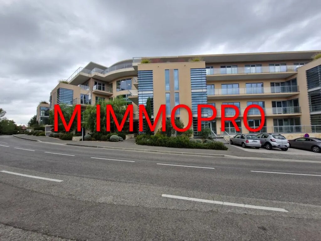 Location Bureaux 229 m² - Photo 1