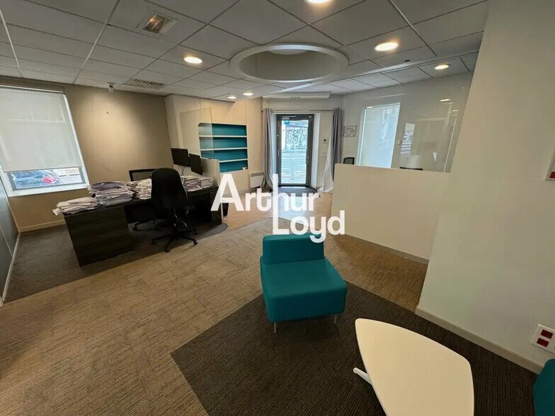 Office in Cannes to rent - Building Photo - Image 2 of 6