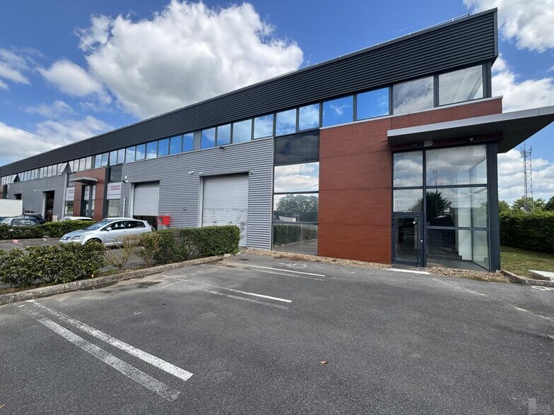 10 Rue Marcellin Berthelot, Mitry-Mory to rent - Building Photo - Image 1 of 13