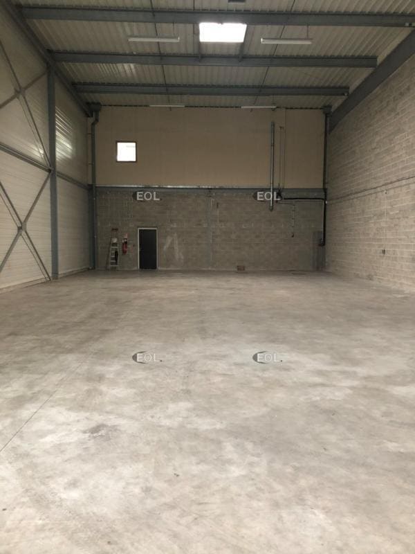 Light Industrial in Stains to rent Building Photo- Image 1 of 10