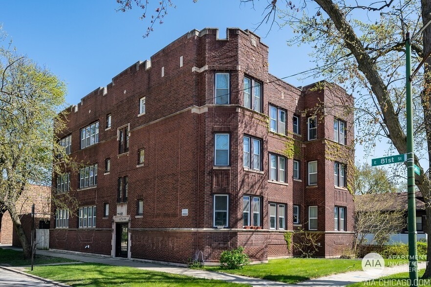 8103 S Luella Ave, Chicago, IL for sale - Building Photo - Image 1 of 1