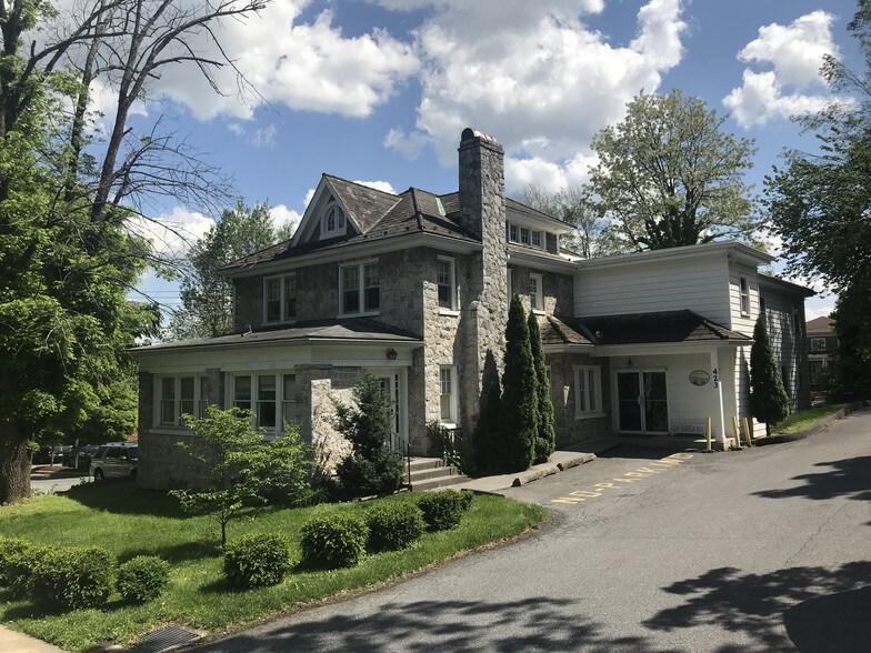 423 W Cork St, Winchester, VA for sale - Building Photo - Image 1 of 1