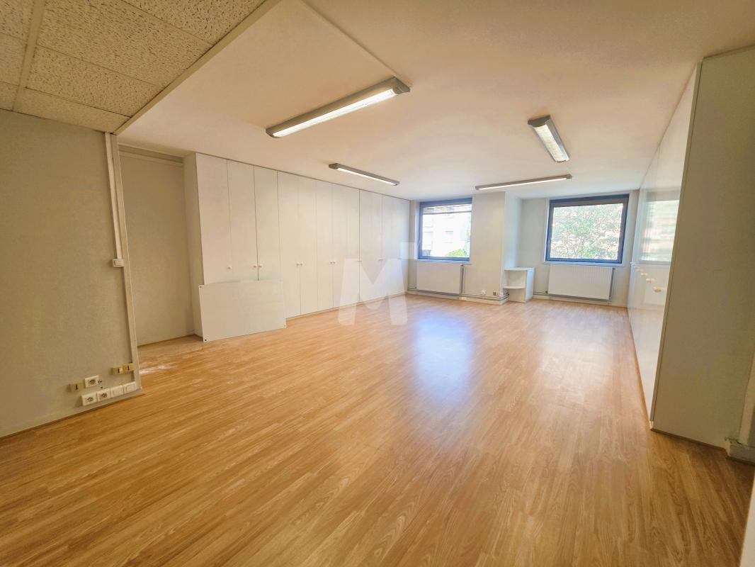 Office in Évry-Courcouronnes to rent Interior Photo- Image 1 of 5