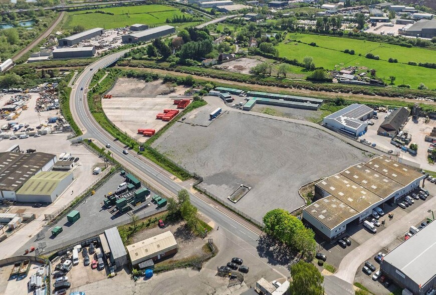 Axe Rd, Bridgwater to rent - Building Photo - Image 3 of 3